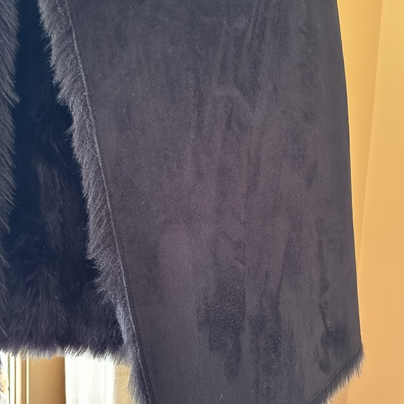 Black faux fur vest - Picture 4 of 5